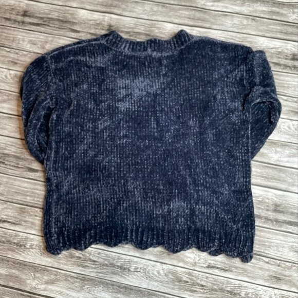Unbranded Chenille Long Sleeved Dusty Blue Sweater with Scalloped Hem Small SM S - Picture 4 of 10